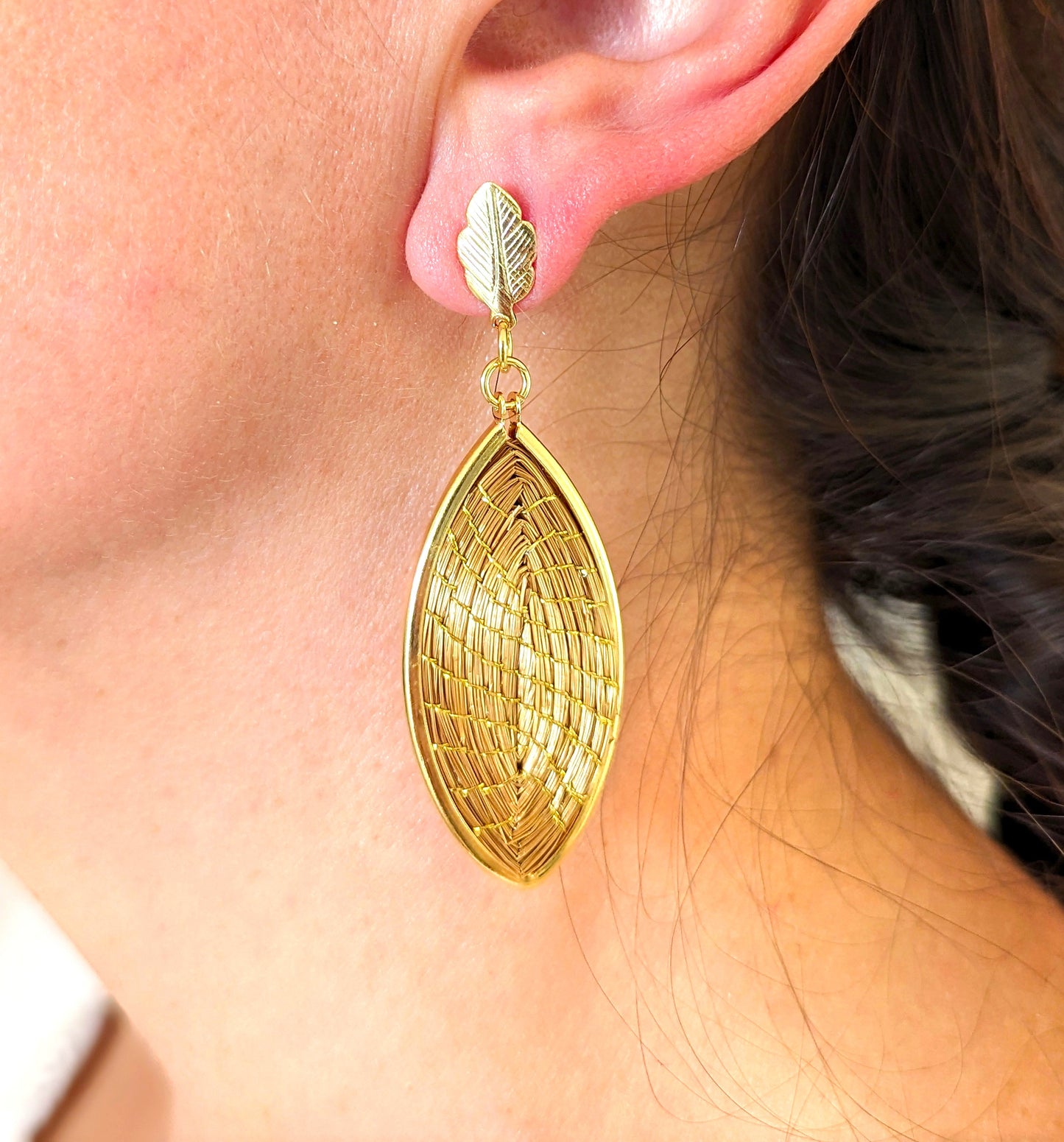 Boucles d'oreilles en Or Végétal et Plaqué Or - Capim Dourado - Bijoux en Or Vegetal et plaque Or - Artisanat de haute qualité du Jalapao au Brésil